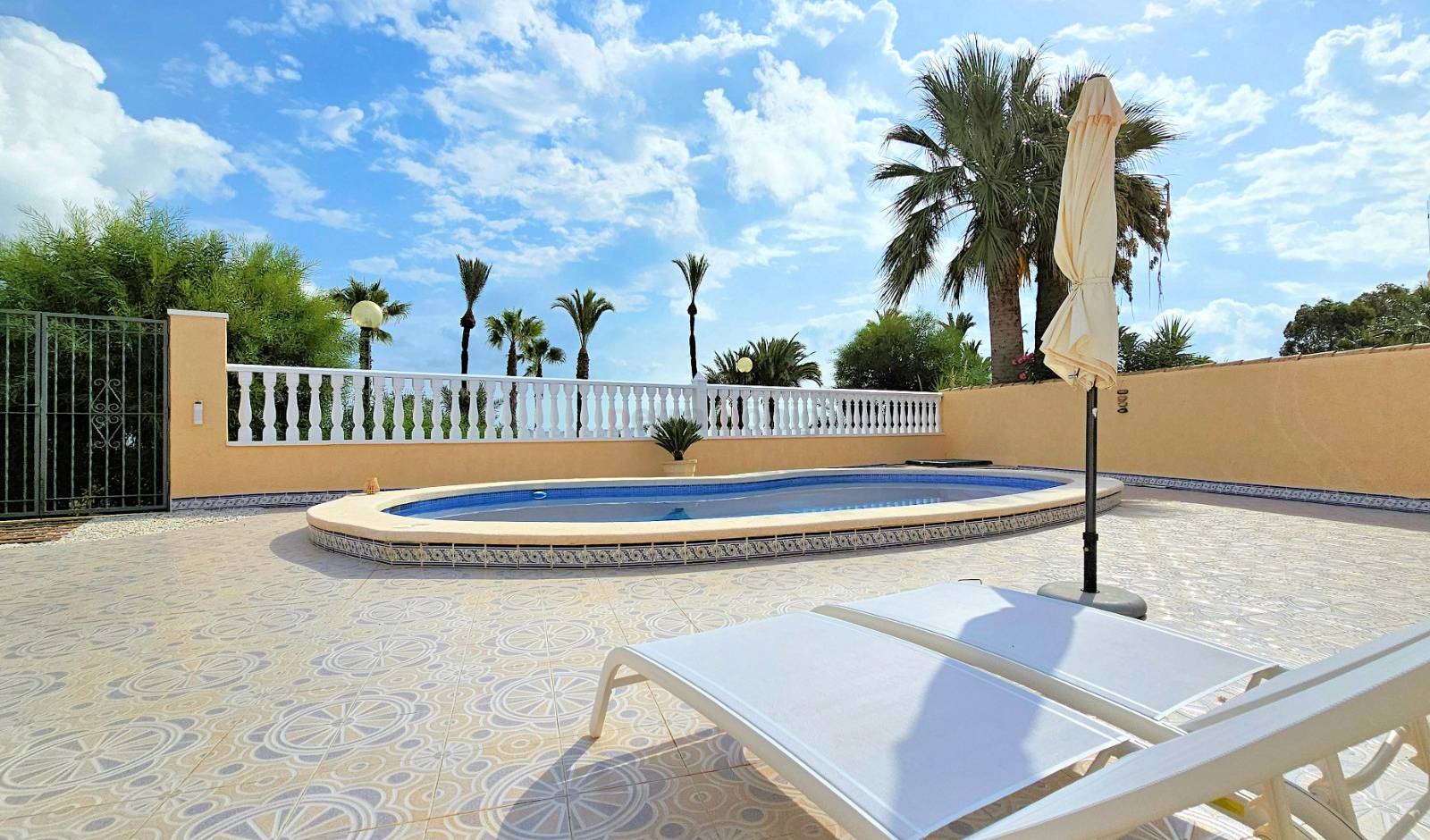 Resales - Villa - Other areas - ESTRELLA DE MAR