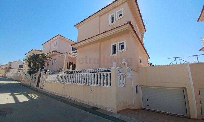 Gebrauchtobjekte - Einfamilienhaus - Torrevieja