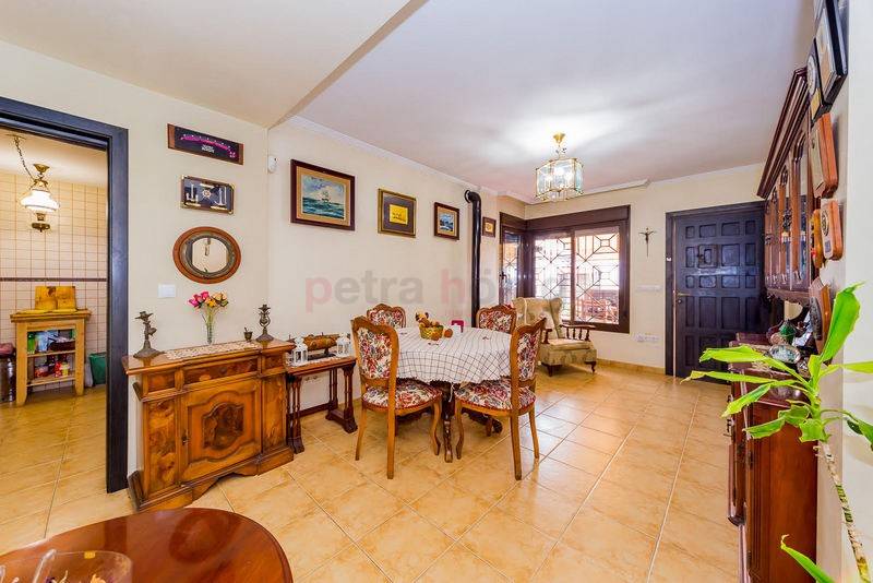 Resales - Townhouse - San Cayetano