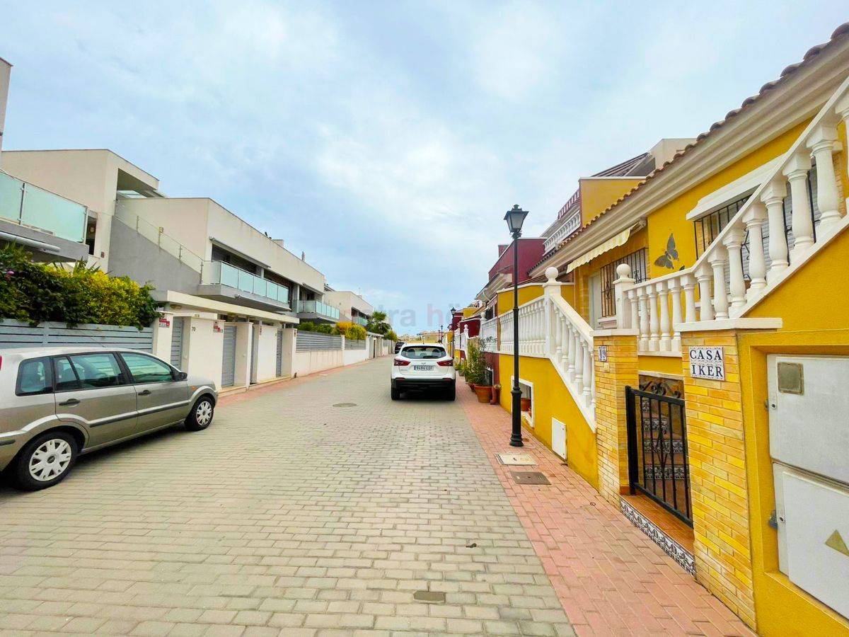 Resales - Villa - Torrevieja - La Siesta