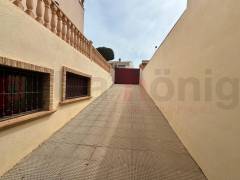 Resales - Villa - Torrevieja Centro - Torrevieja