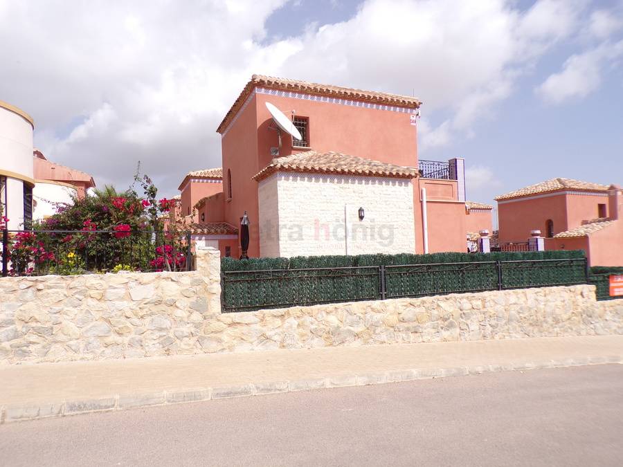 Gebrauchtobjekte - Einfamilienhaus - San Miguel de Salinas