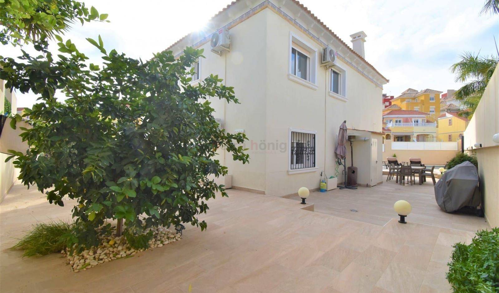 Resales - Villa - Orihuela Costa - Villamartin