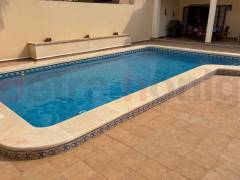 Resales - Villa - Torrevieja Centro - Torrevieja