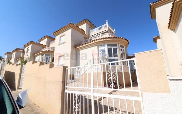 Вилла - Sale - Orihuela Costa - Villamartin