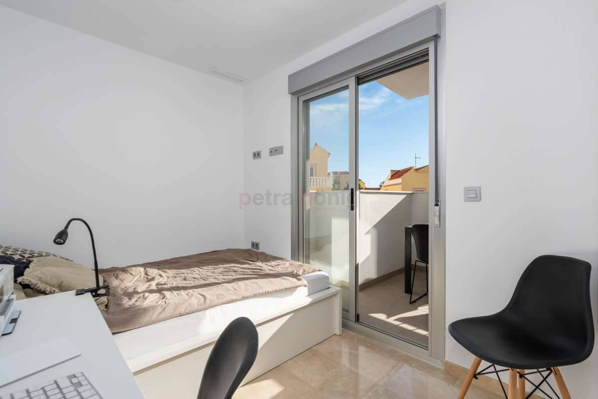 Resales - Apartment - Villamartin