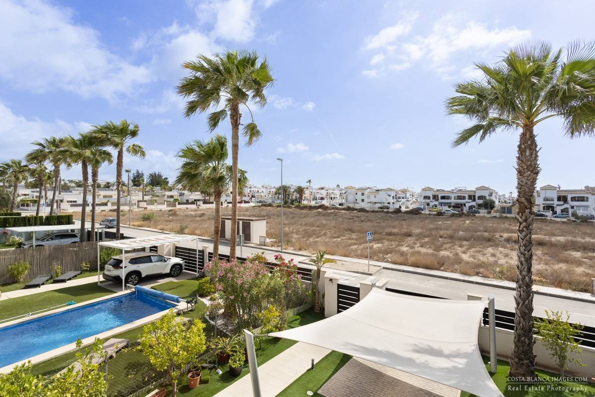 Resales - Villa - Orihuela Costa - Vistabella golf