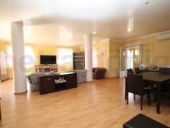 Sale - Вилла - Orihuela Costa - Cabo Roig