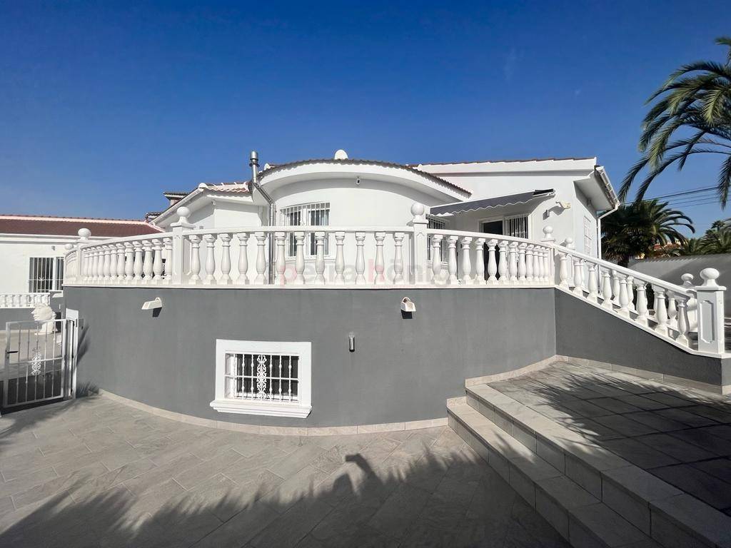 A Vendre - Villa - Ciudad Quesada