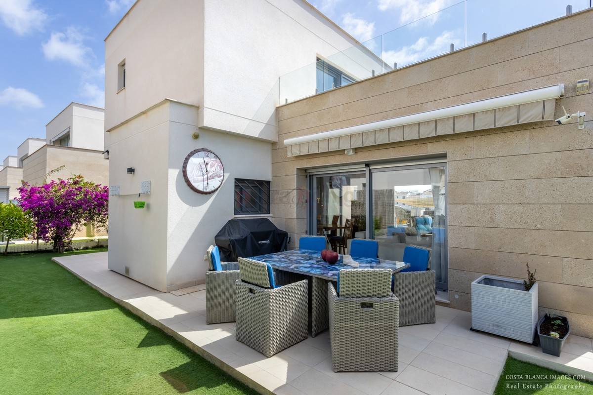 Resales - Villa - Orihuela Costa - Vistabella golf