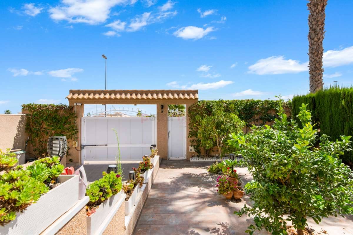 A Vendre - Villa - Punta Prima