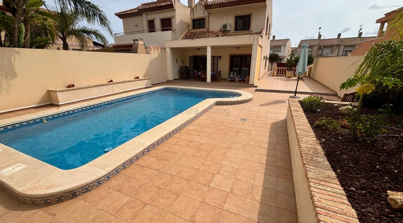 Resales - Villa - Torrevieja Centro - Torrevieja