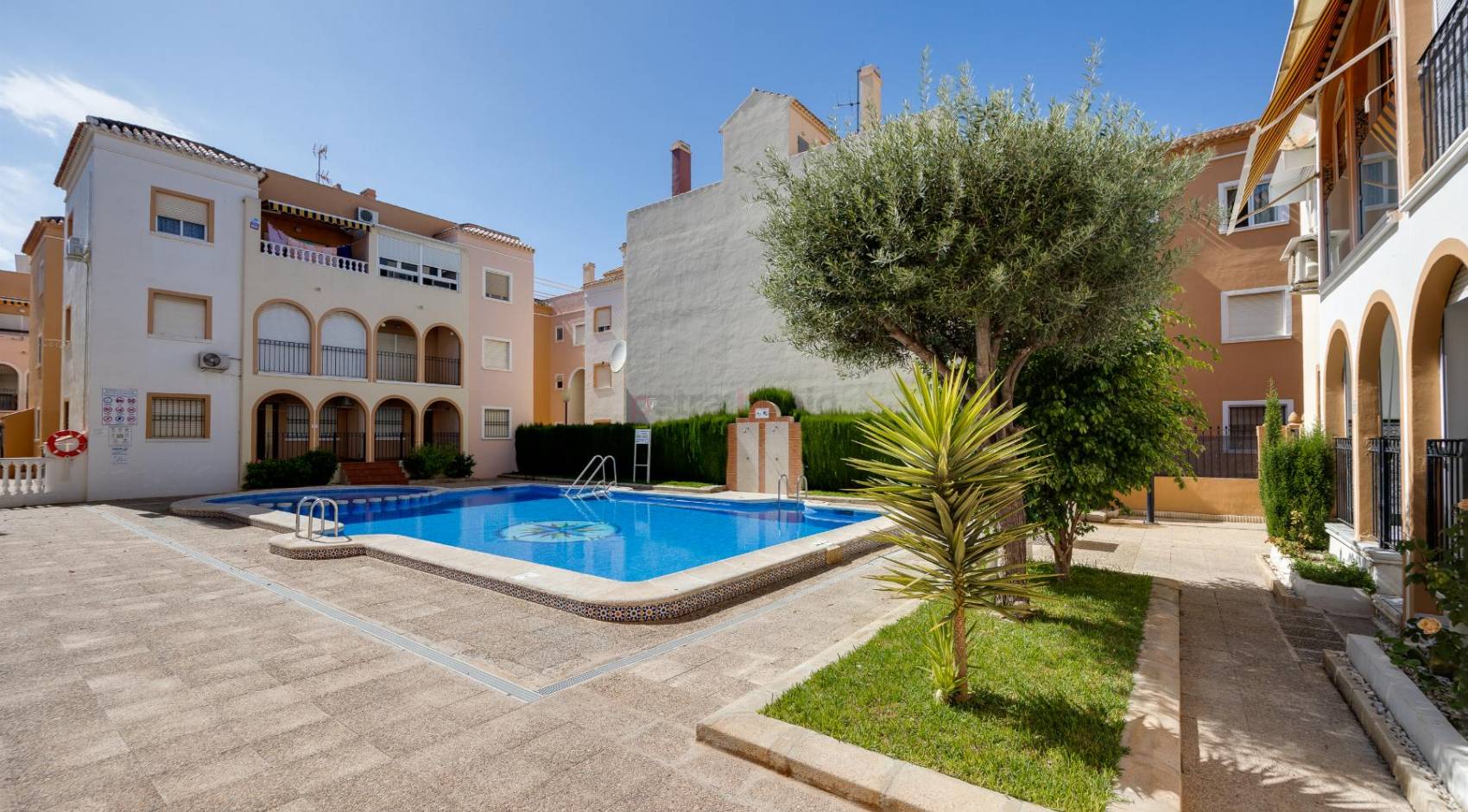 Resales - Bungalow - Torrevieja - Playa De Los Náufragos