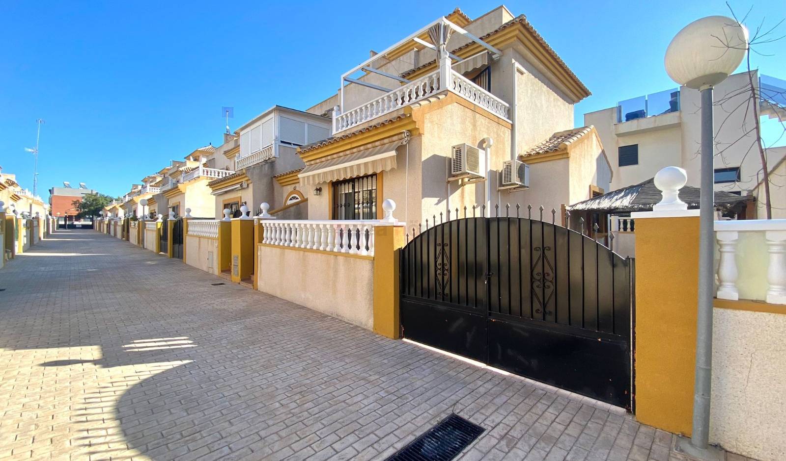 Resales - Townhouse - Torrevieja - Aguas nuevas 2