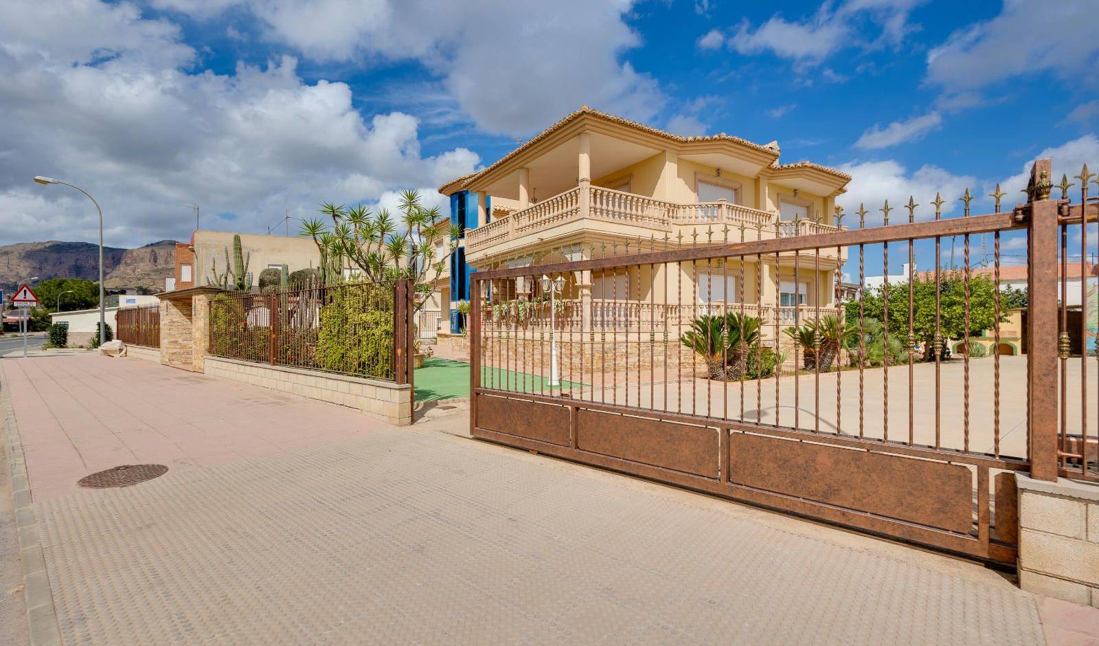 Sale - Вилла - Orihuela Costa - Hurchillo