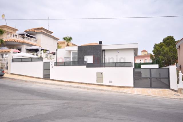 Gebrauchtobjekte - Einfamilienhaus - Orihuela Costa - Villamartin