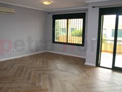 Reventa - Apartamento - Campoamor