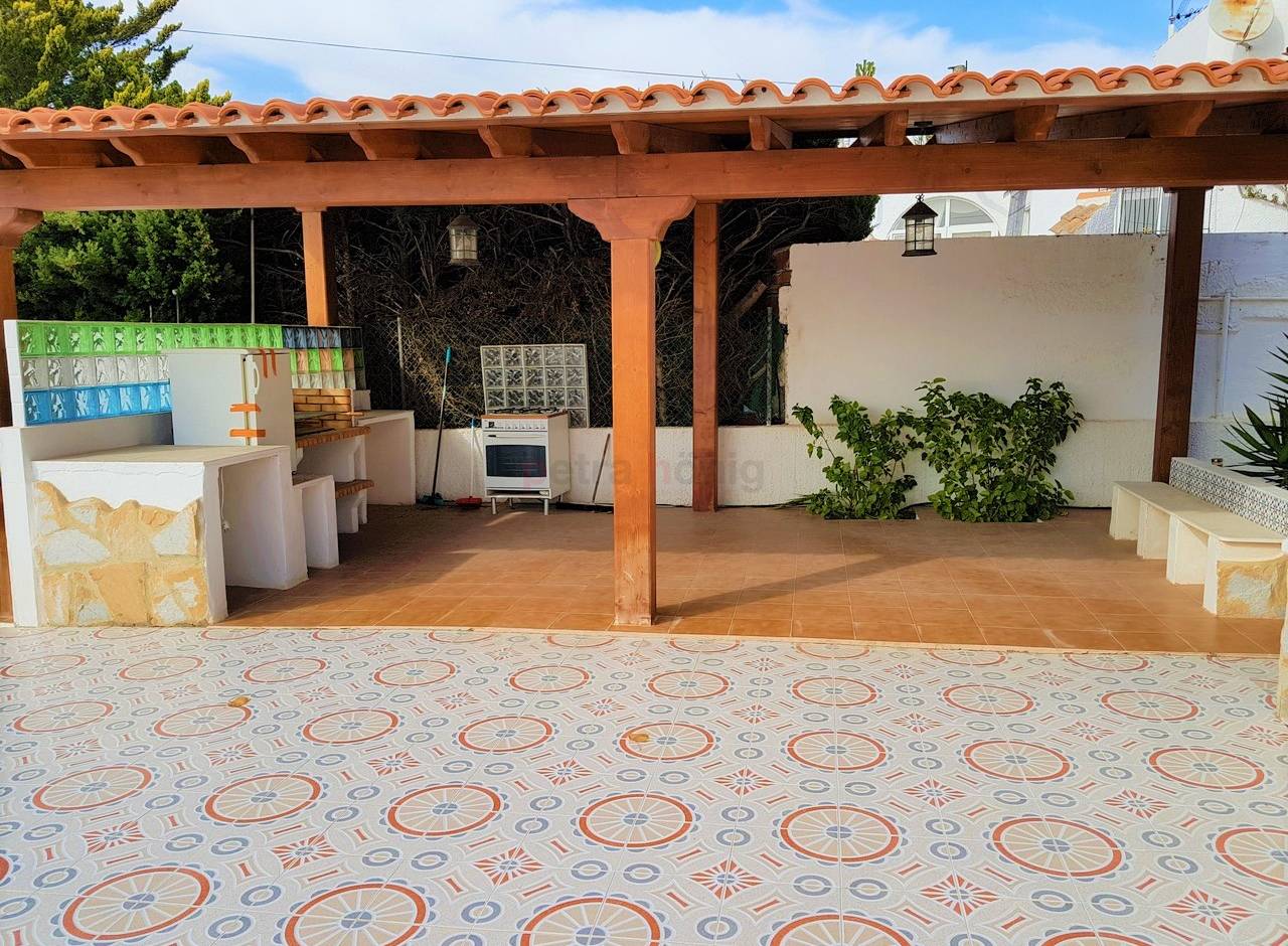 Resales - Villa - Torrevieja - La Siesta