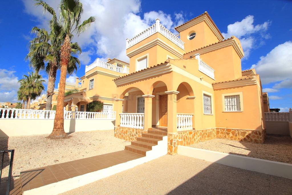 Resales - Villa - Lo Crispin