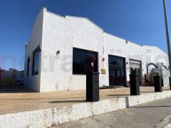 Gebrauchtobjekte - Kommerzielle Immobilie - El Raso - El Raso, Guardamar